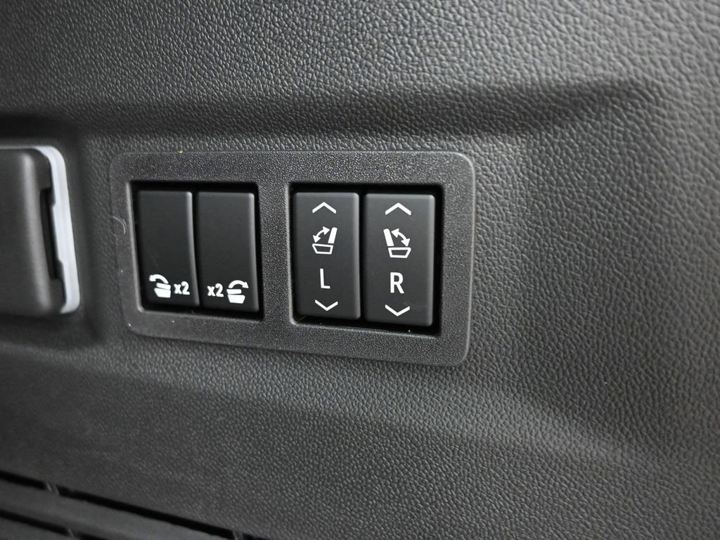 New 2026 GMC Yukon Denali AWD/4WD image 12