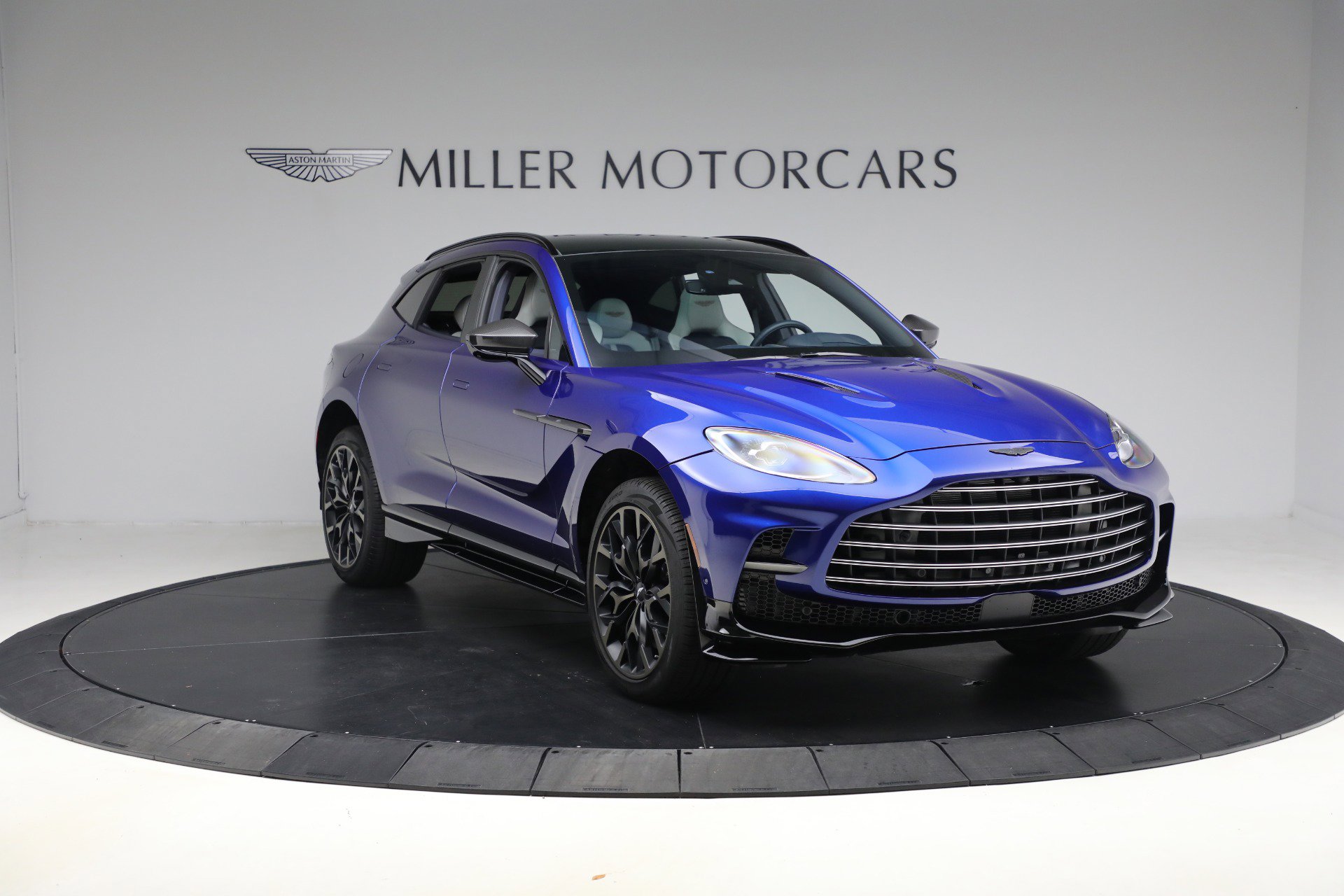 Used 2024 Aston Martin DBX 707 image 11