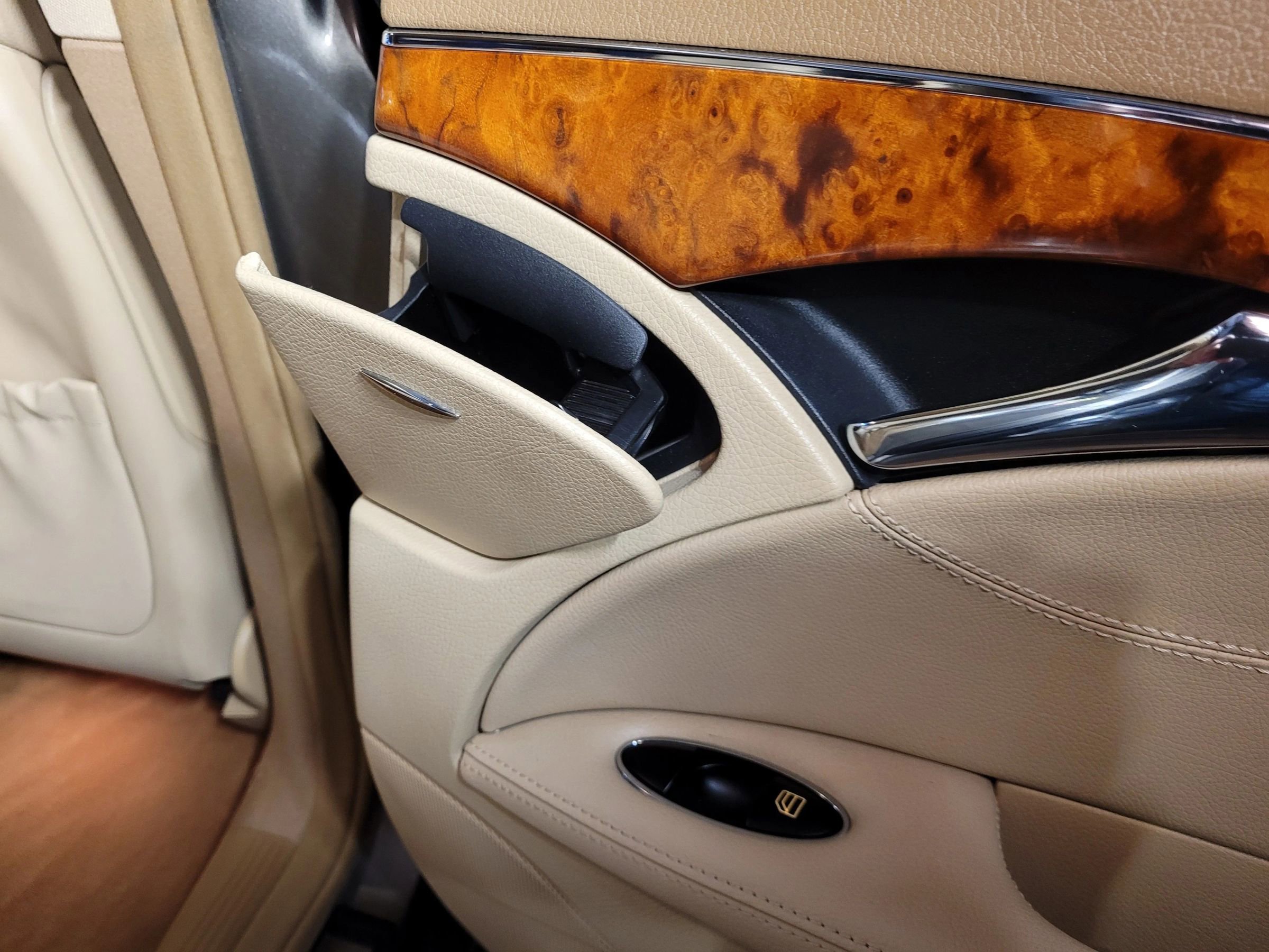 Used 2009 Mercedes-Benz E 350 Sedan image 37