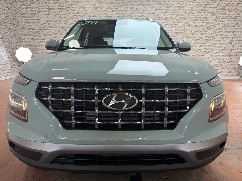 New 2026 Hyundai Venue SEL FWD image 2