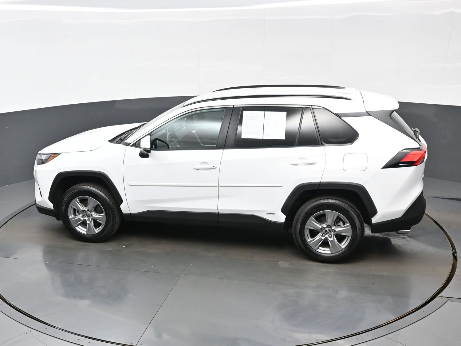 Used 2024 Toyota RAV4 LE AWD/4WD image 35