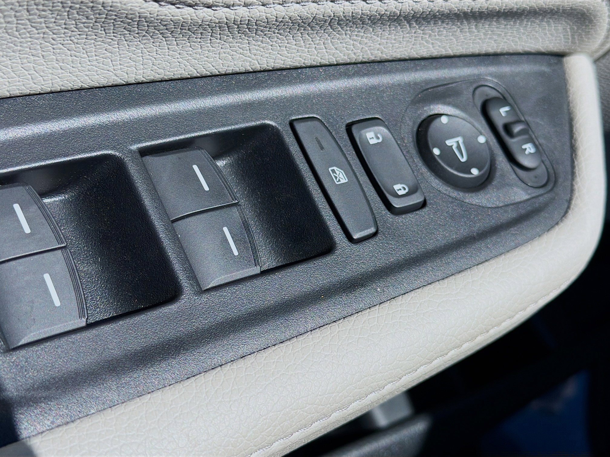 Used 2025 Honda Odyssey Touring image 25