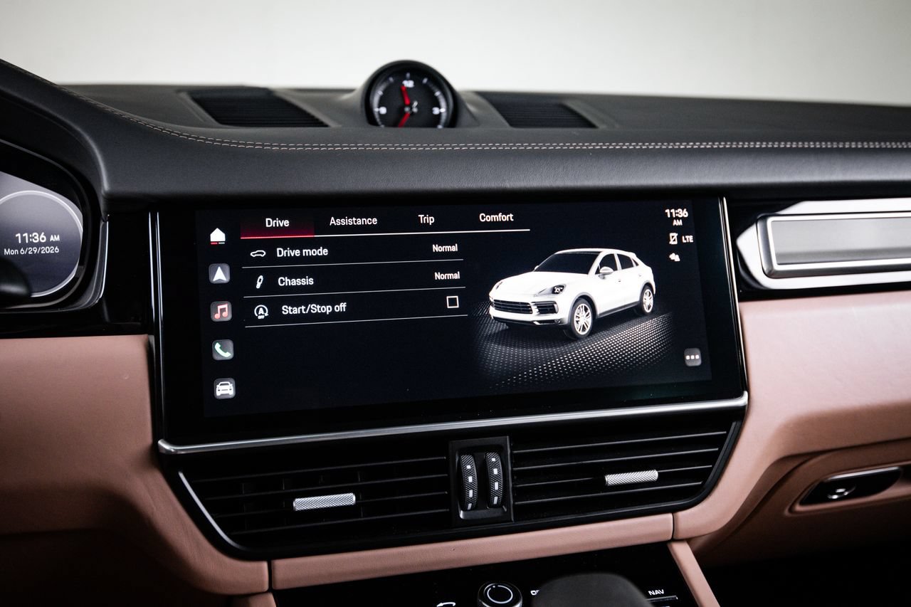 Certified 2023 Porsche Cayenne Platinum Edition AWD/4WD image 18