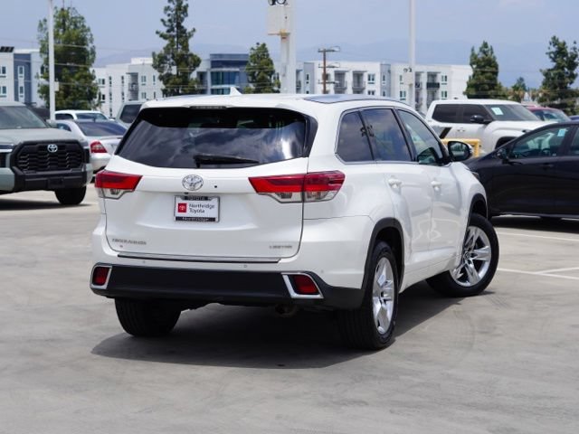 Used 2017 Toyota Highlander Limited w/ Carpet Mat Package FWD image 8