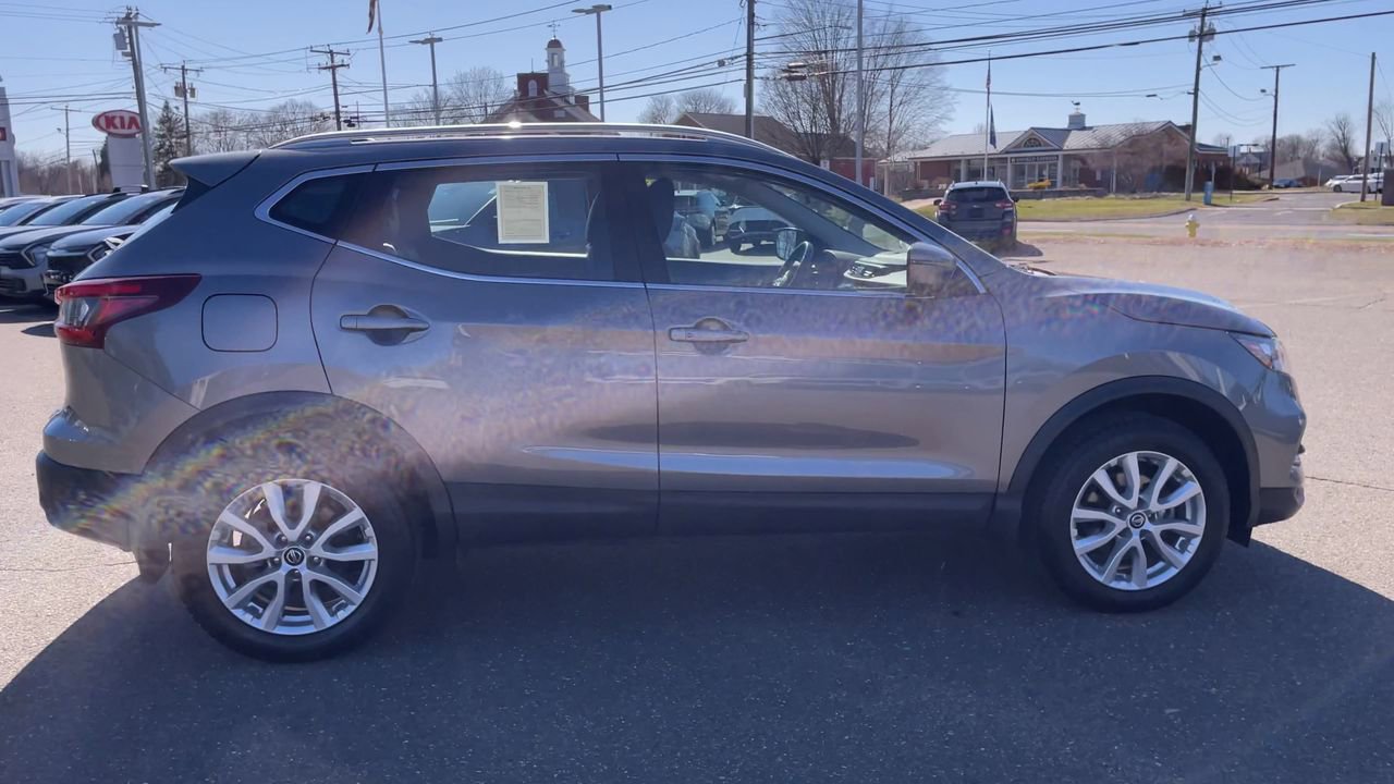 Used 2022 Nissan Rogue Sport SV w/ Technology Package image 9