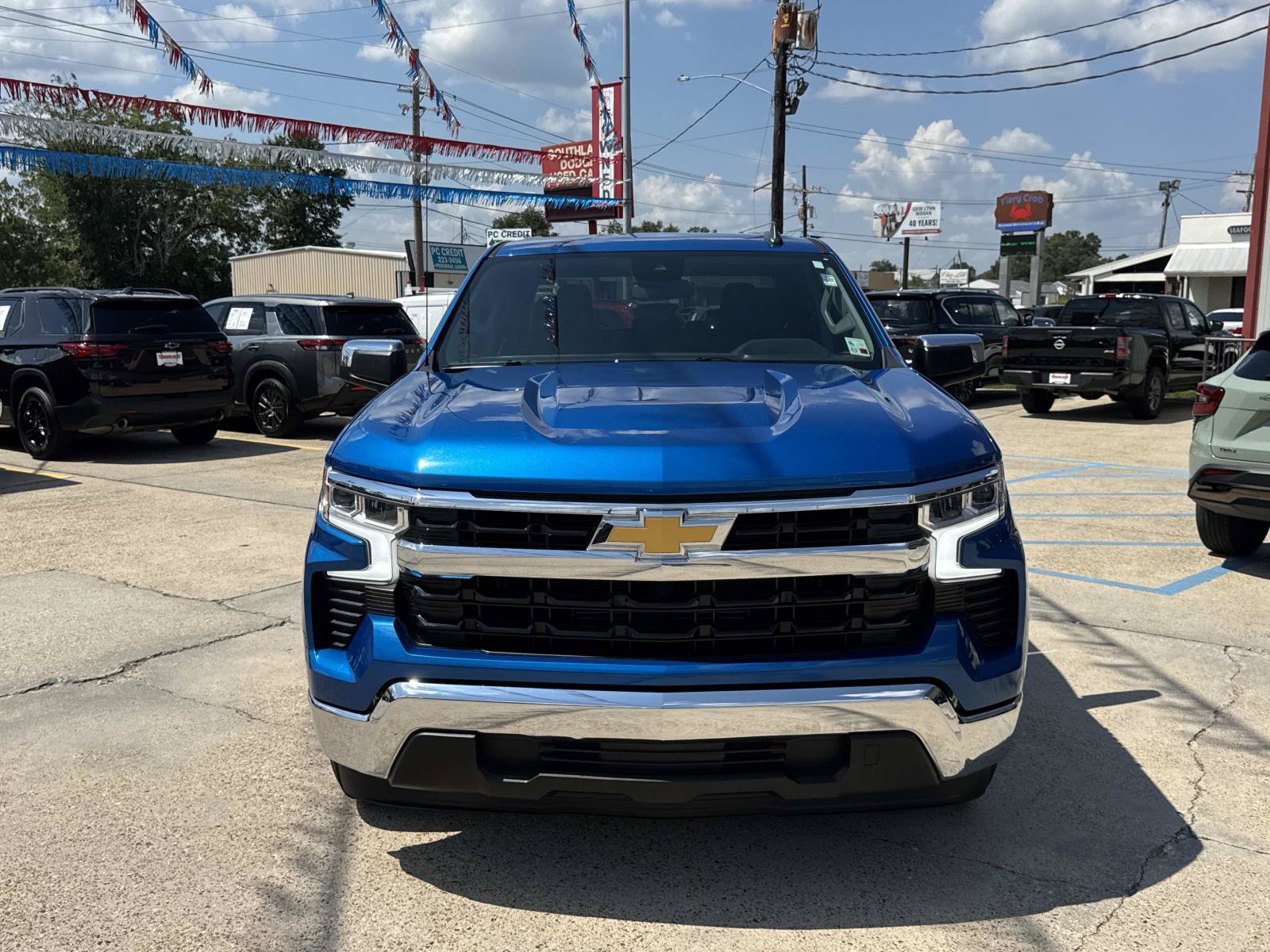 Used 2023 Chevrolet Silverado 1500 LT RWD image 2
