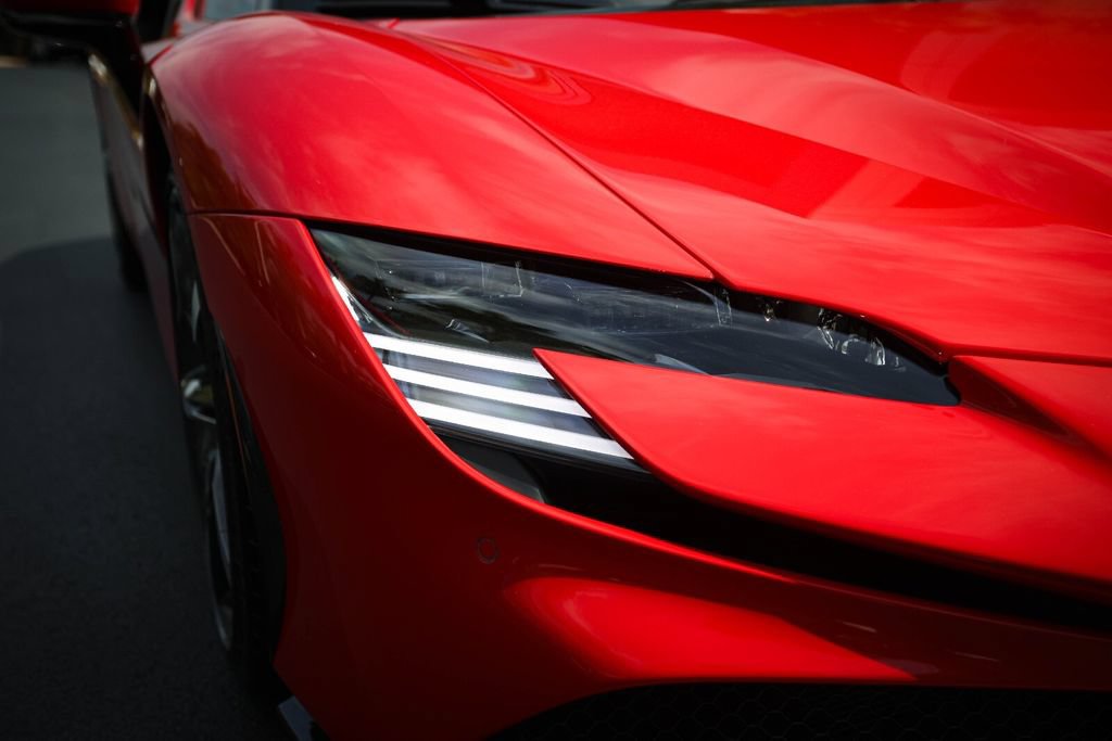 Used 2021 Ferrari SF90 Stradale AWD/4WD image 12
