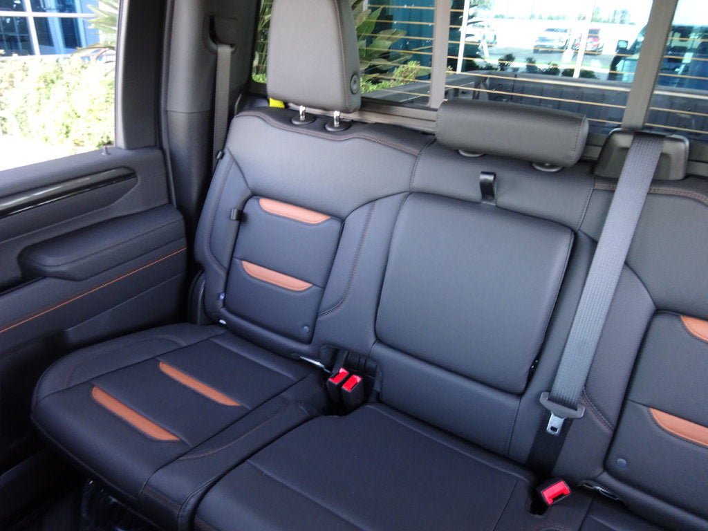 New 2026 GMC Sierra 2500 AT4 w/ AT4 Premium Plus Package AWD/4WD image 15