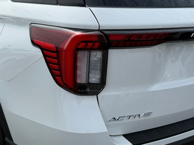 Used 2026 Ford Explorer Active w/ Active Comfort Package AWD/4WD image 8
