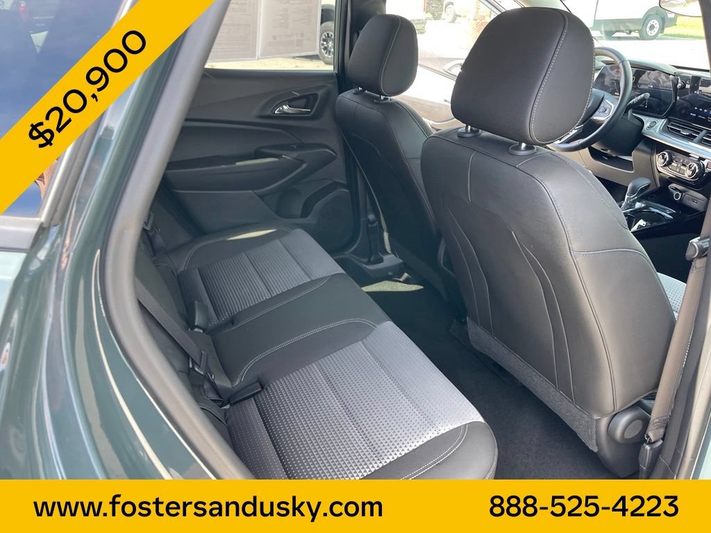 Used 2025 Chevrolet Trax LT w/ Driver Confidence Package FWD image 17