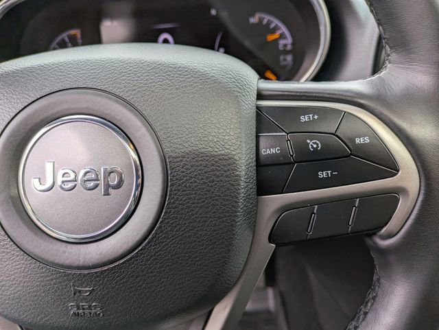 Used 2021 Jeep Grand Cherokee Laredo X image 15