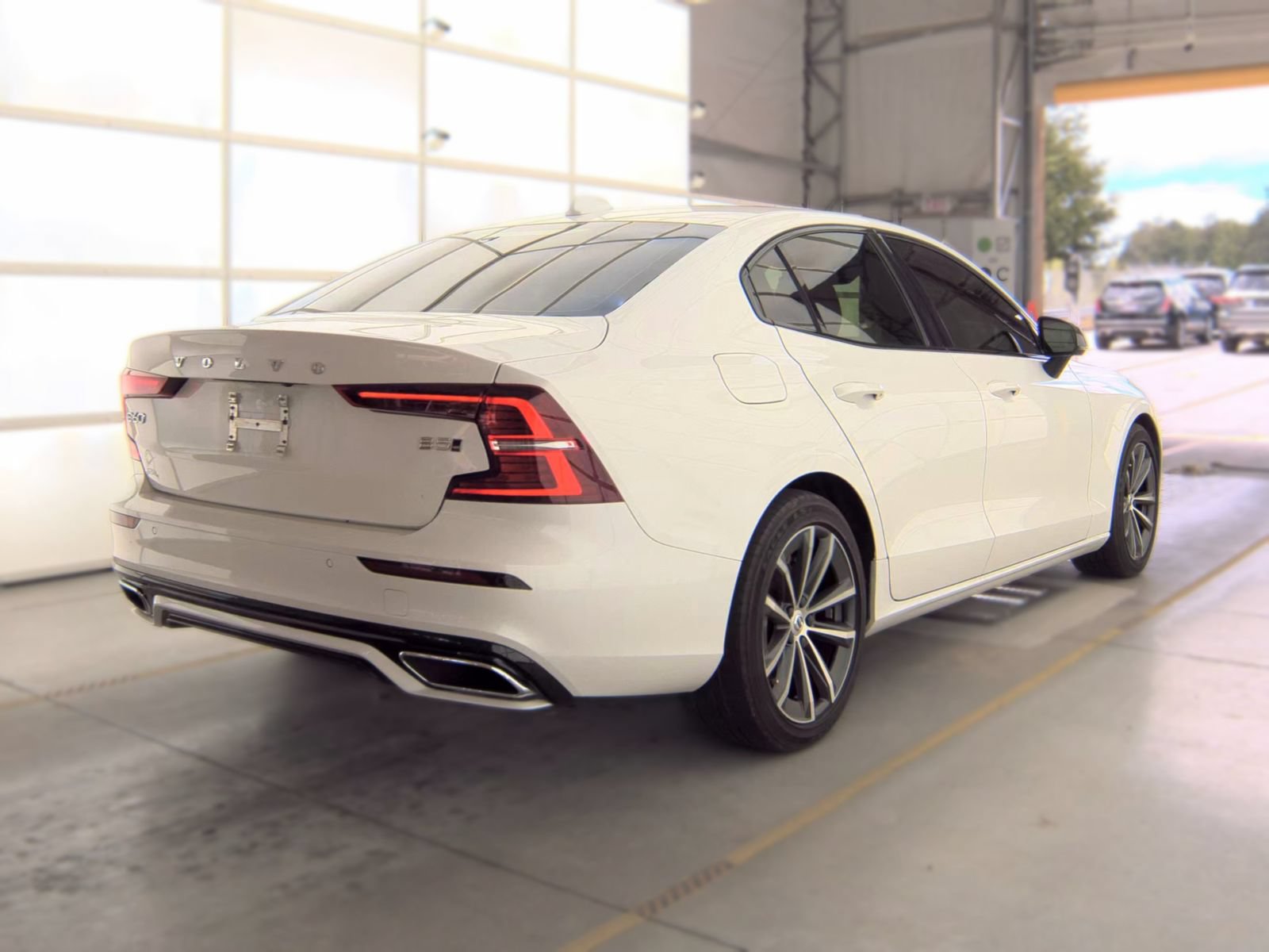 Used 2022 Volvo S60 B5 Inscription AWD/4WD image 2