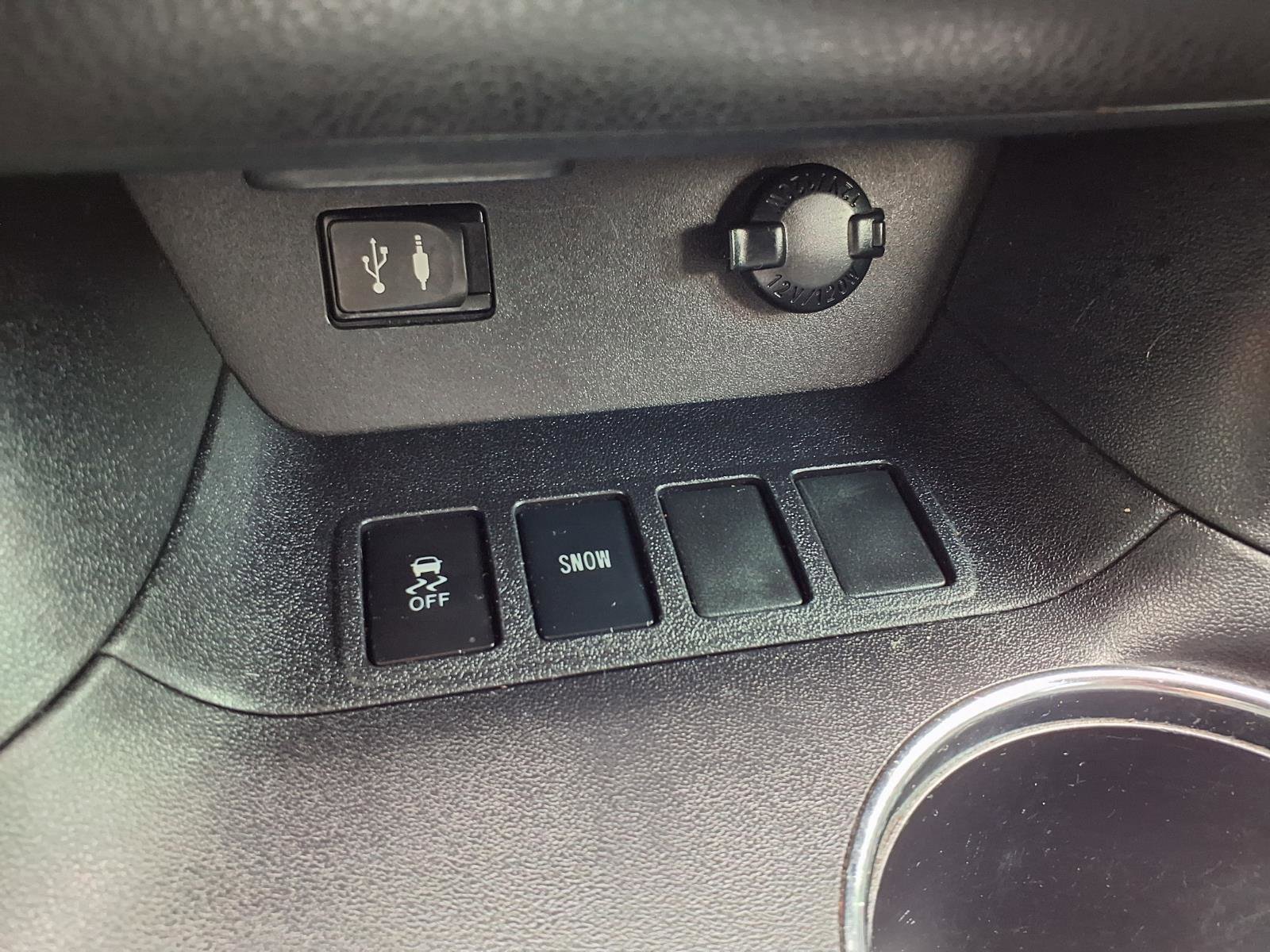 Used 2015 Toyota Highlander Plus FWD image 8