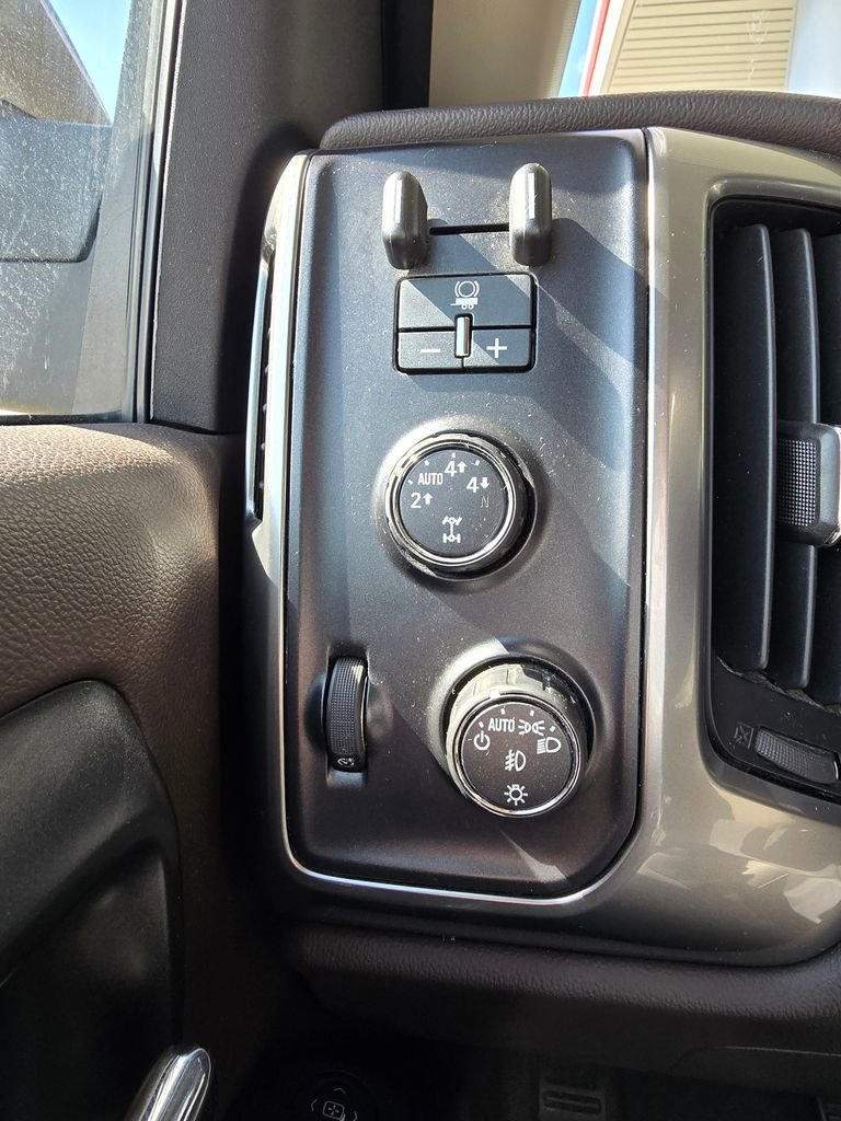 Used 2015 Chevrolet Silverado 1500 LT w/ All Star Edition AWD/4WD image 28