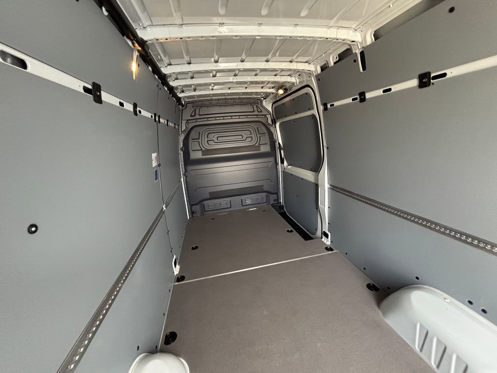 Used 2025 Mercedes-Benz Sprinter 2500 image 21
