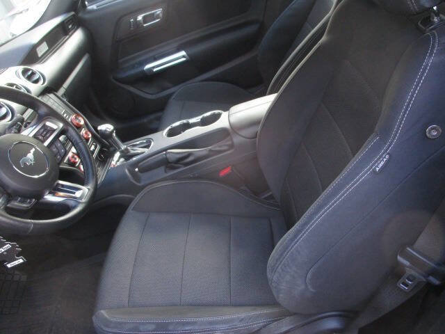 Used 2017 Ford Mustang Coupe image 8