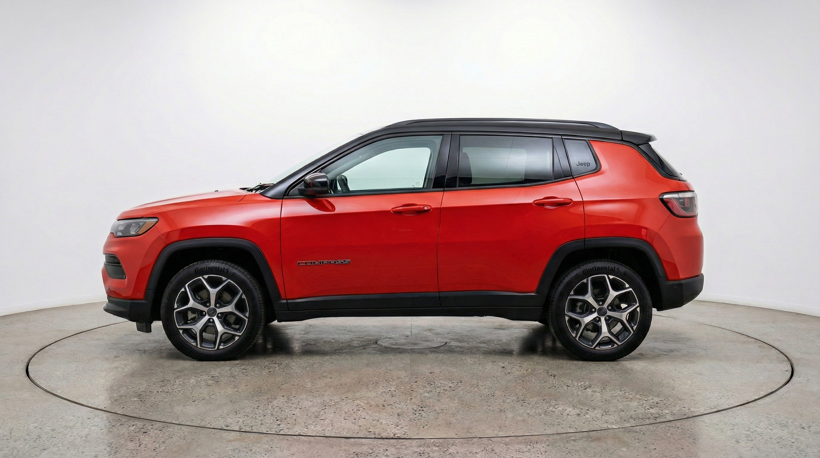 Used 2025 Jeep Compass Limited AWD/4WD image 5