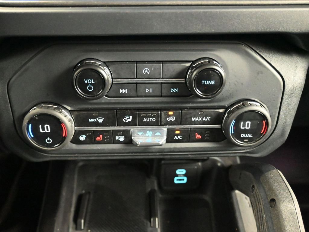 Used 2025 Ford Bronco Badlands image 28