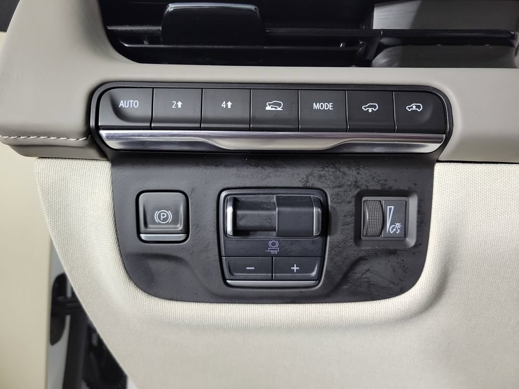 Used 2024 Cadillac Escalade ESV Sport Platinum w/ LPO, Floor Liner Package AWD/4WD image 32