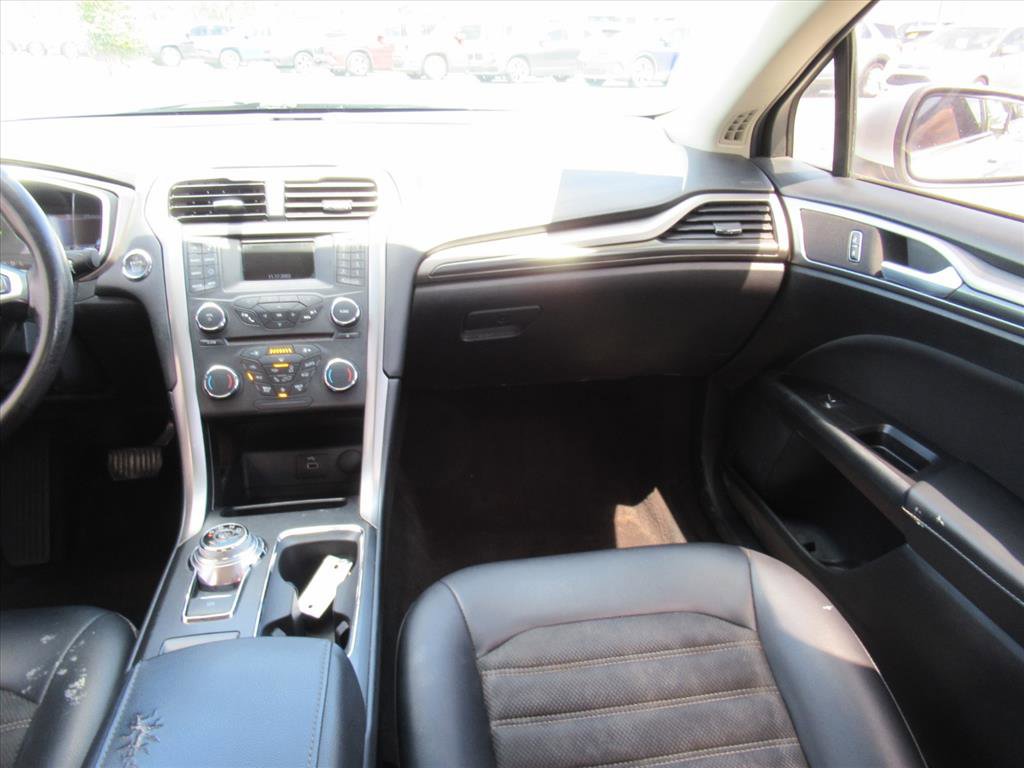 Used 2017 Ford Fusion SE w/ Equipment Group 601A image 14