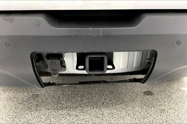 Used 2022 Chevrolet Traverse LT w/ Midnight/Sport Edition image 24