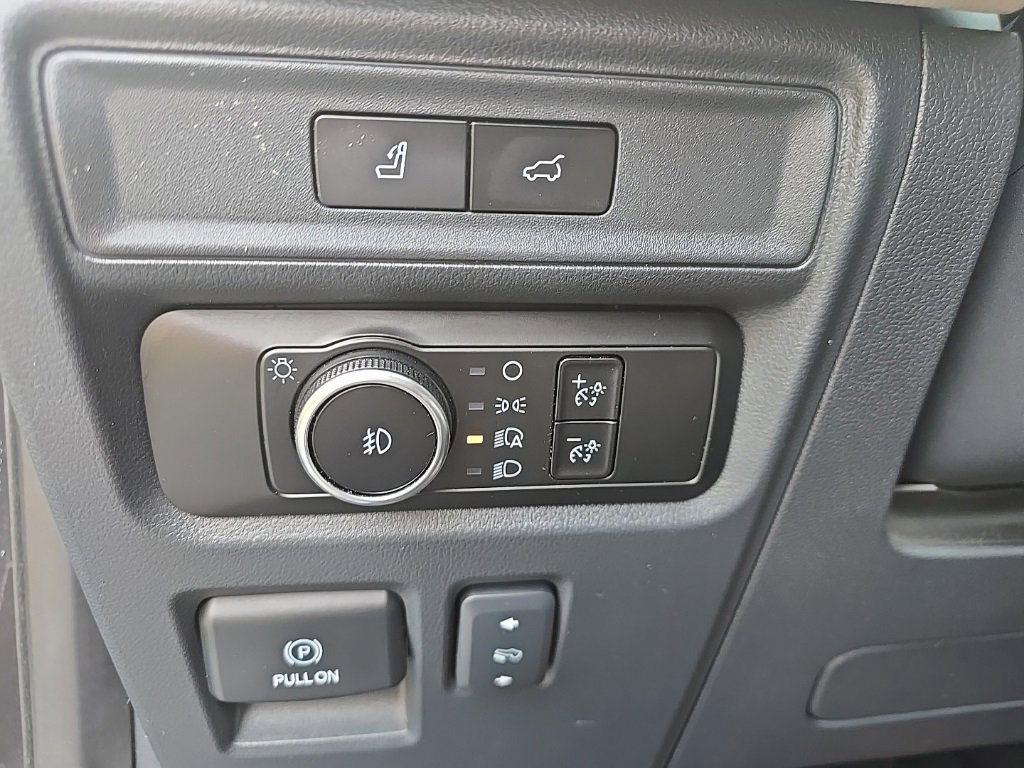 Used 2023 Ford Expedition Limited image 14