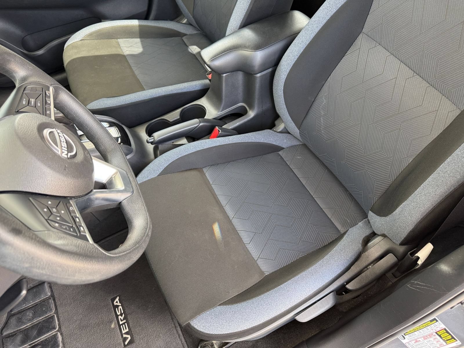 Used 2025 Nissan Versa SV FWD image 31