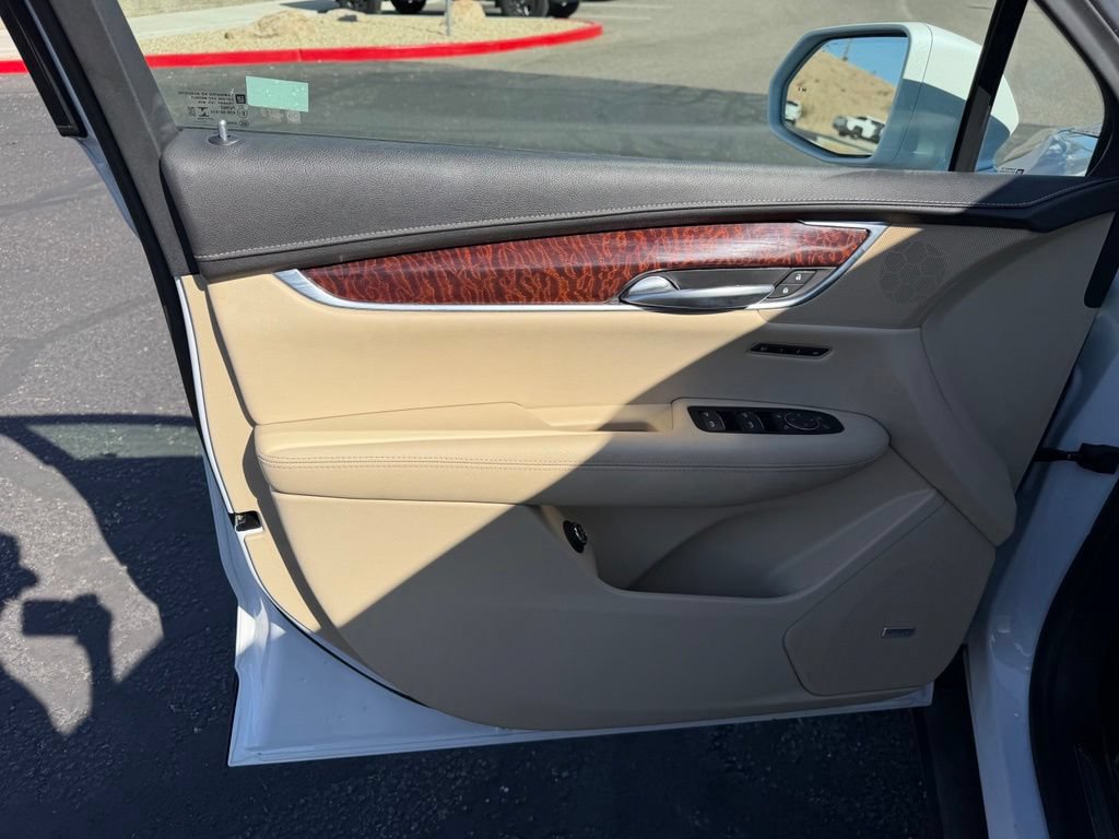 Used 2018 Cadillac XT5 Luxury w/ Driver Awareness Package FWD image 24