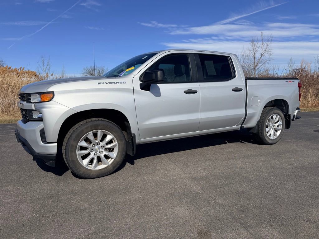 Used 2019 Chevrolet Silverado 1500 Custom w/ Custom Convenience Package AWD/4WD image 3