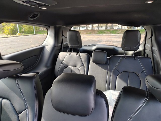 New 2026 Chrysler Pacifica Select image 31