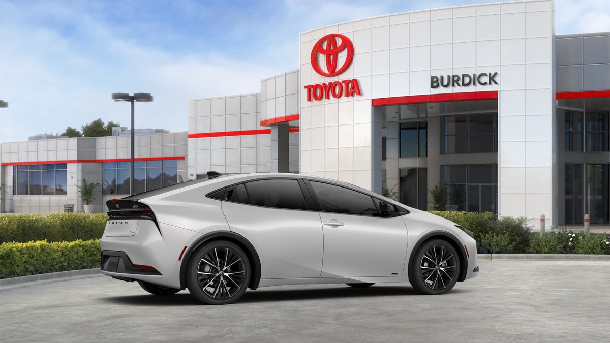 New 2027 Toyota Prius Limited w/ Limited Premium Package AWD/4WD image 13