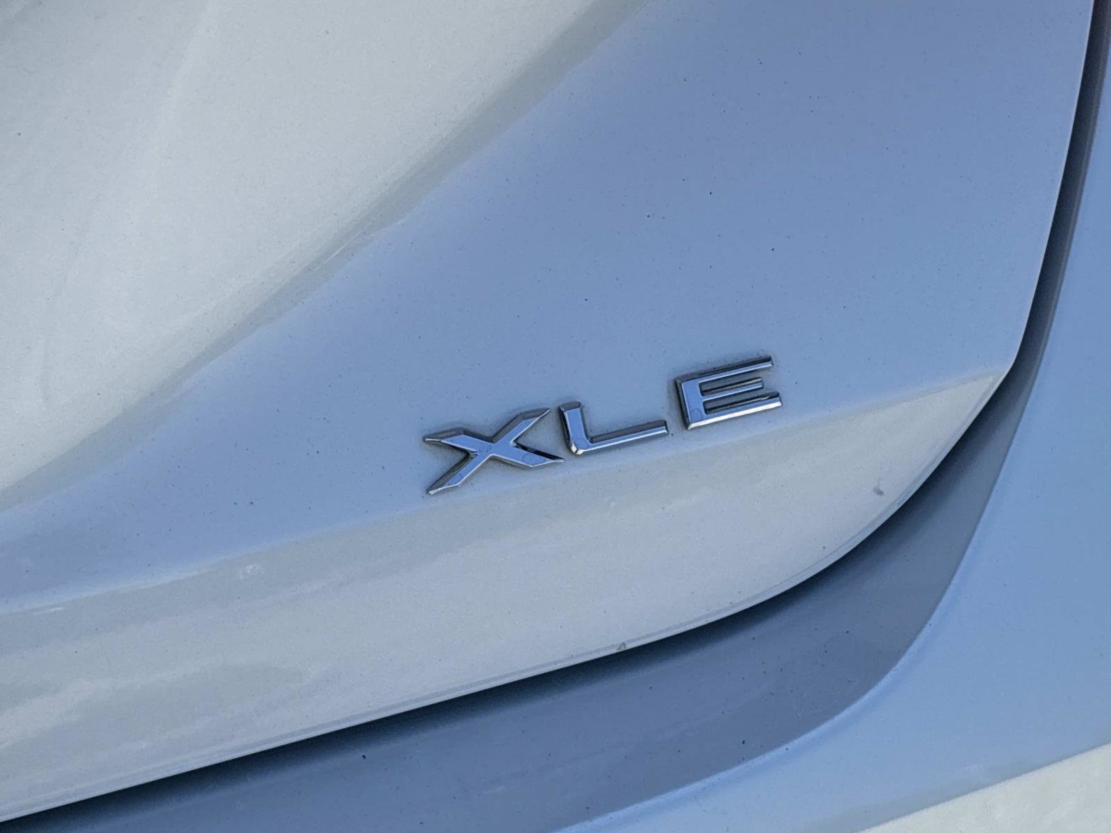 Used 2020 Toyota Avalon XLE w/ All Weather Liner Package FWD image 31