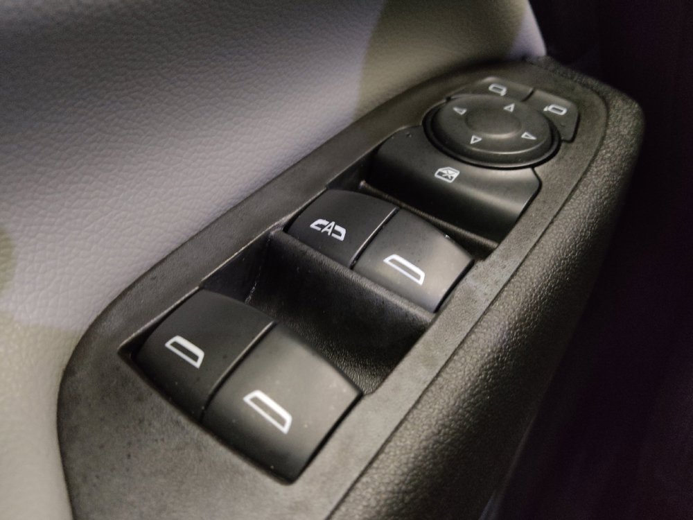Used 2020 Chevrolet Equinox LS FWD image 27