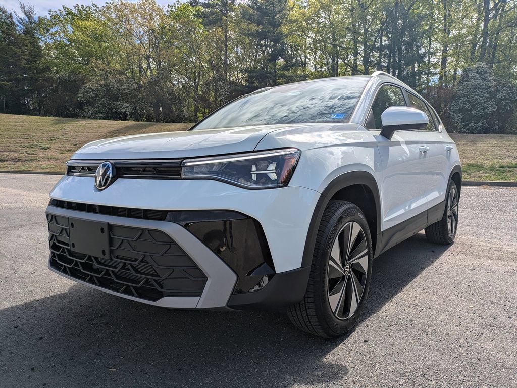 New 2026 Volkswagen Taos SE AWD/4WD image 8