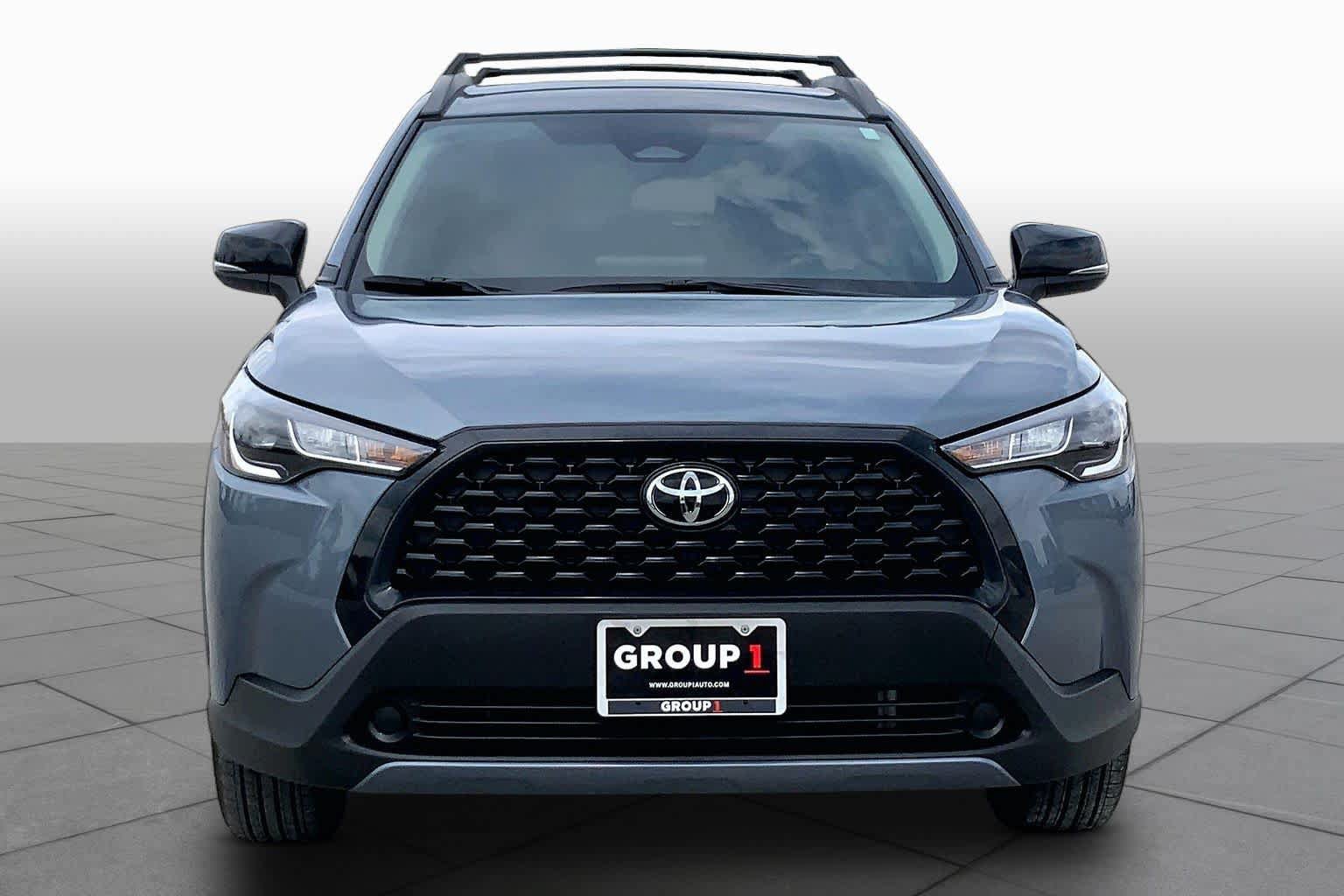 Used 2025 Toyota Corolla Cross LE FWD image 4