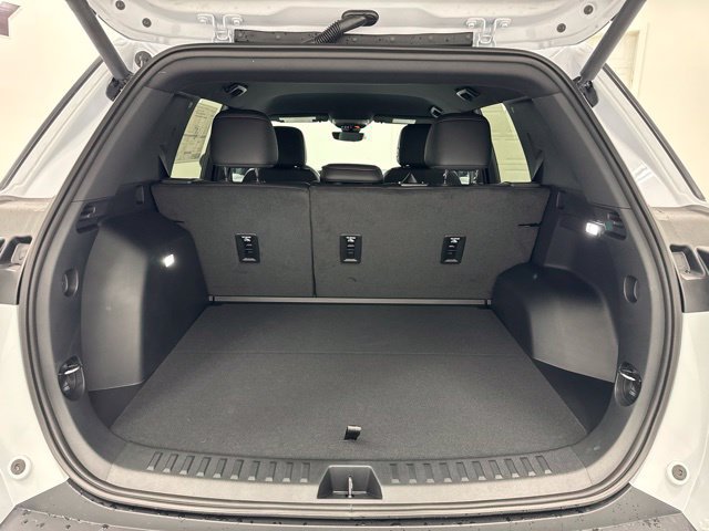 New 2027 Chevrolet Equinox RS w/ Safety and Technology Package FWD image 29