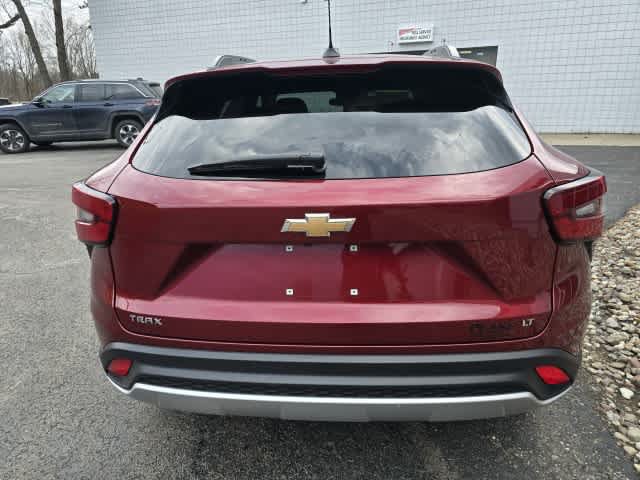 Used 2024 Chevrolet Trax LT FWD image 5