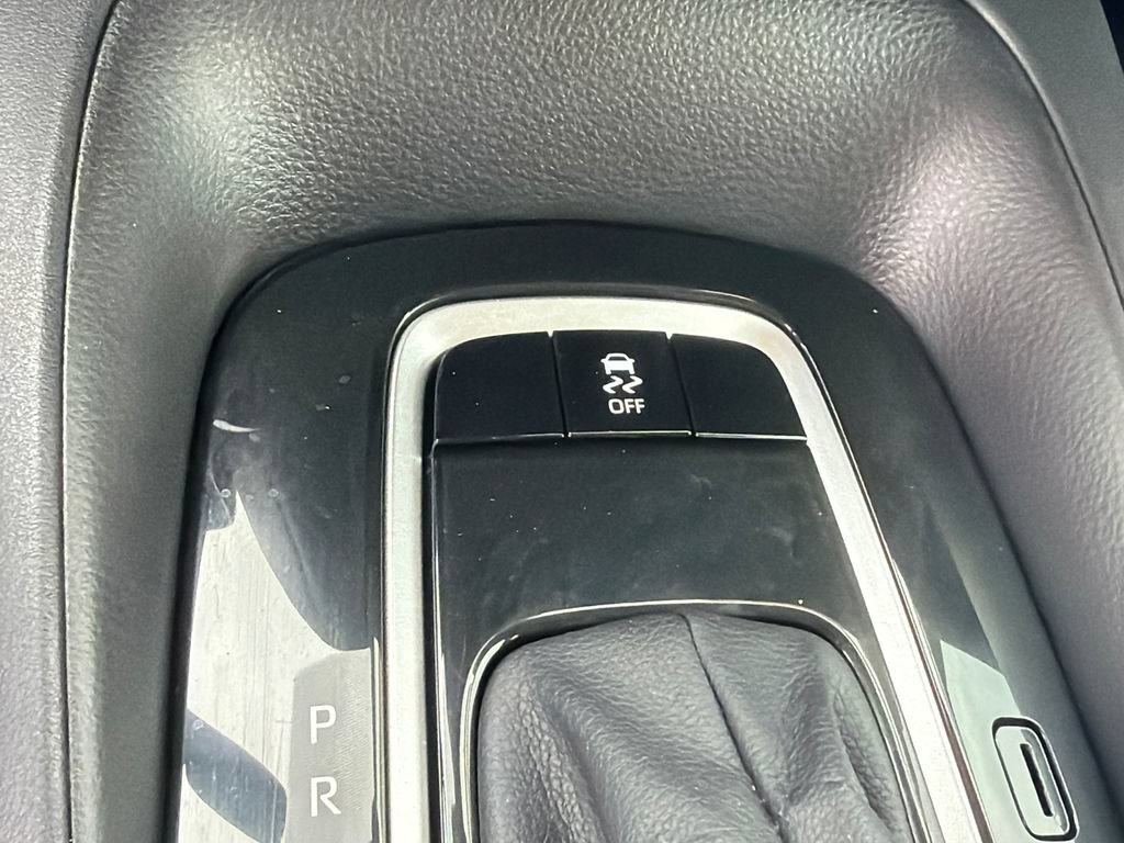 Used 2025 Toyota Corolla LE FWD image 25