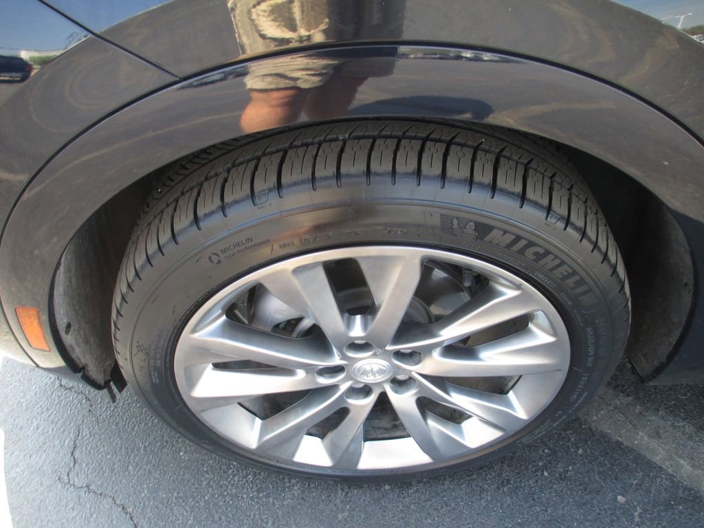 Used 2021 Buick Envision Avenir w/ Technology Package II image 14