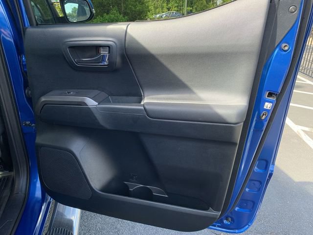 Used 2016 Toyota Tacoma TRD Sport w/ Towing Package image 11