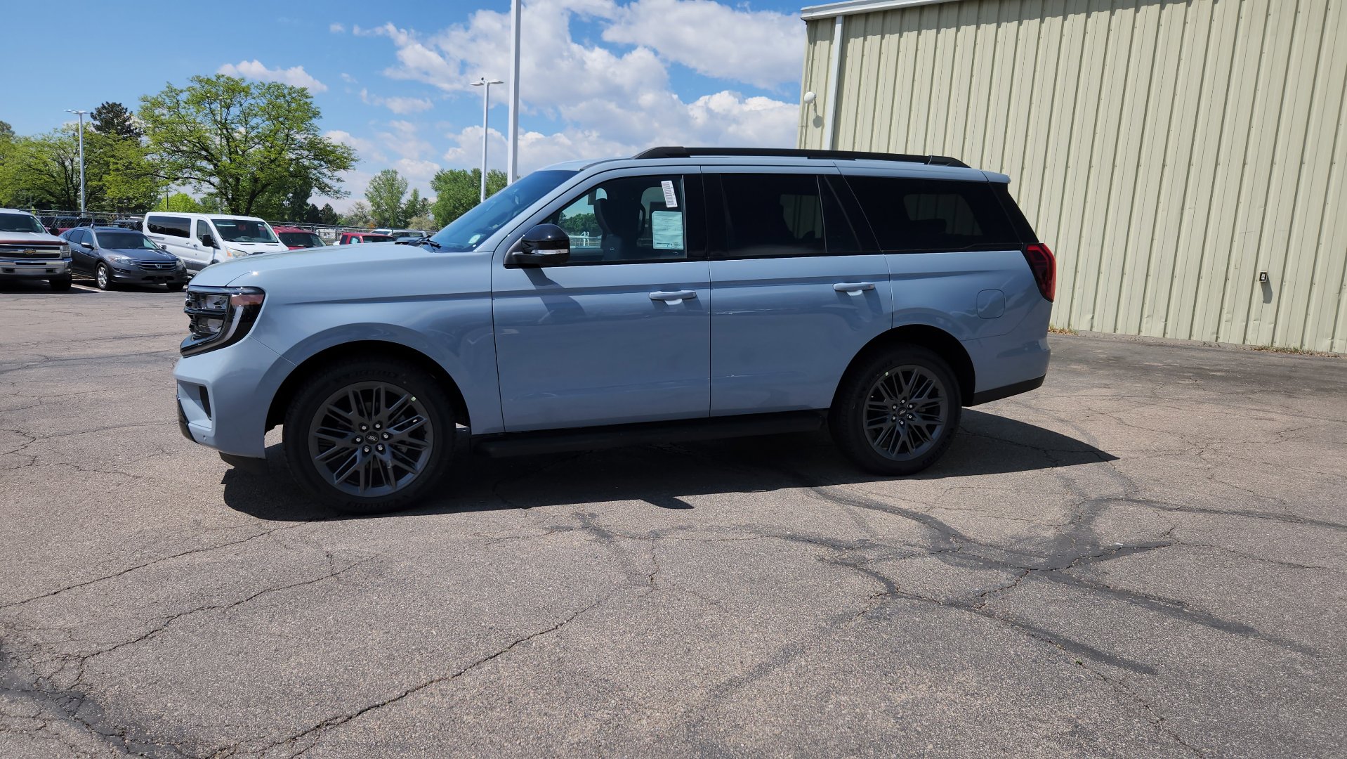 New 2026 Ford Expedition Platinum w/ Stealth Appearance Package AWD/4WD image 5