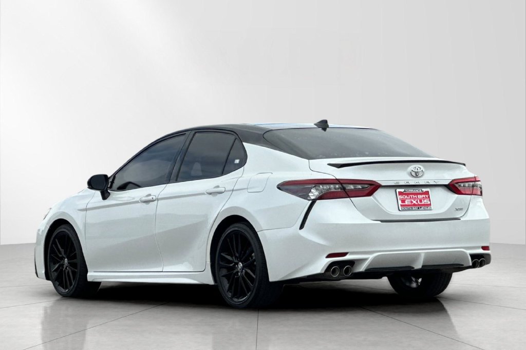 Used 2024 Toyota Camry XSE FWD image 4