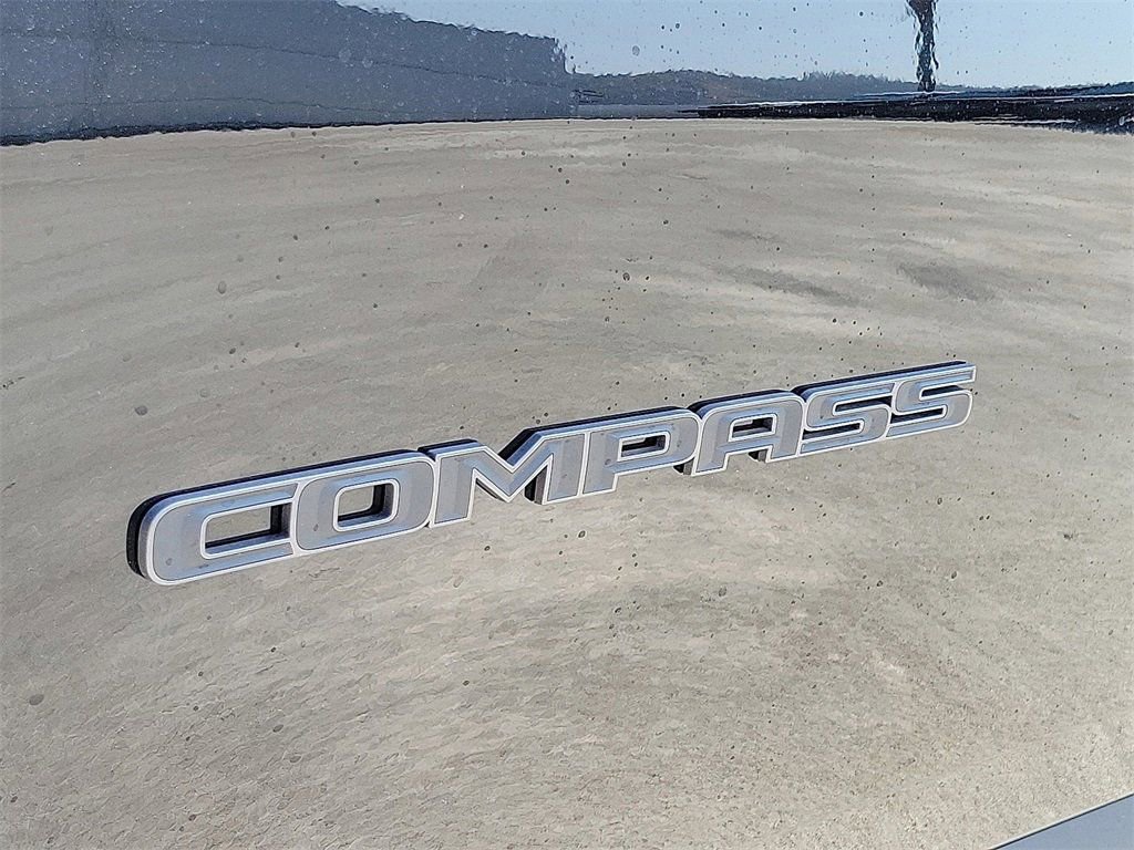 New 2026 Jeep Compass Latitude w/ Sun and Sound Group image 21