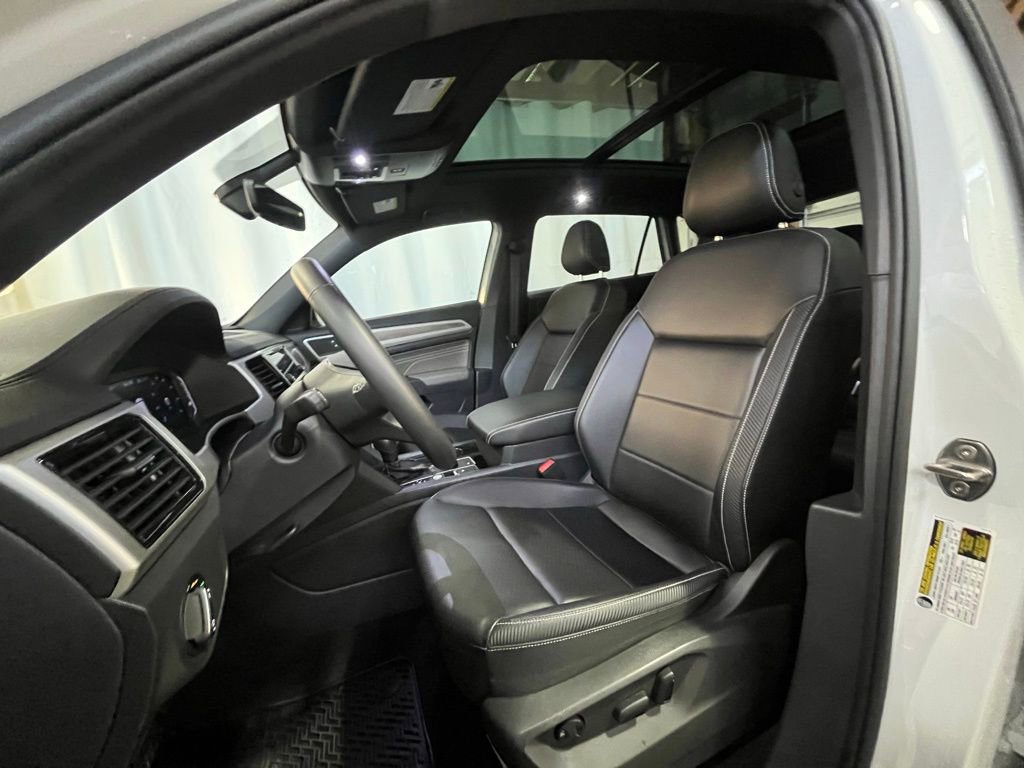 Certified 2023 Volkswagen Atlas Cross Sport SE w/ Panoramic Sunroof Package image 11