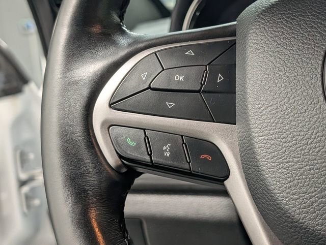 Used 2021 Jeep Grand Cherokee Laredo X AWD/4WD image 19