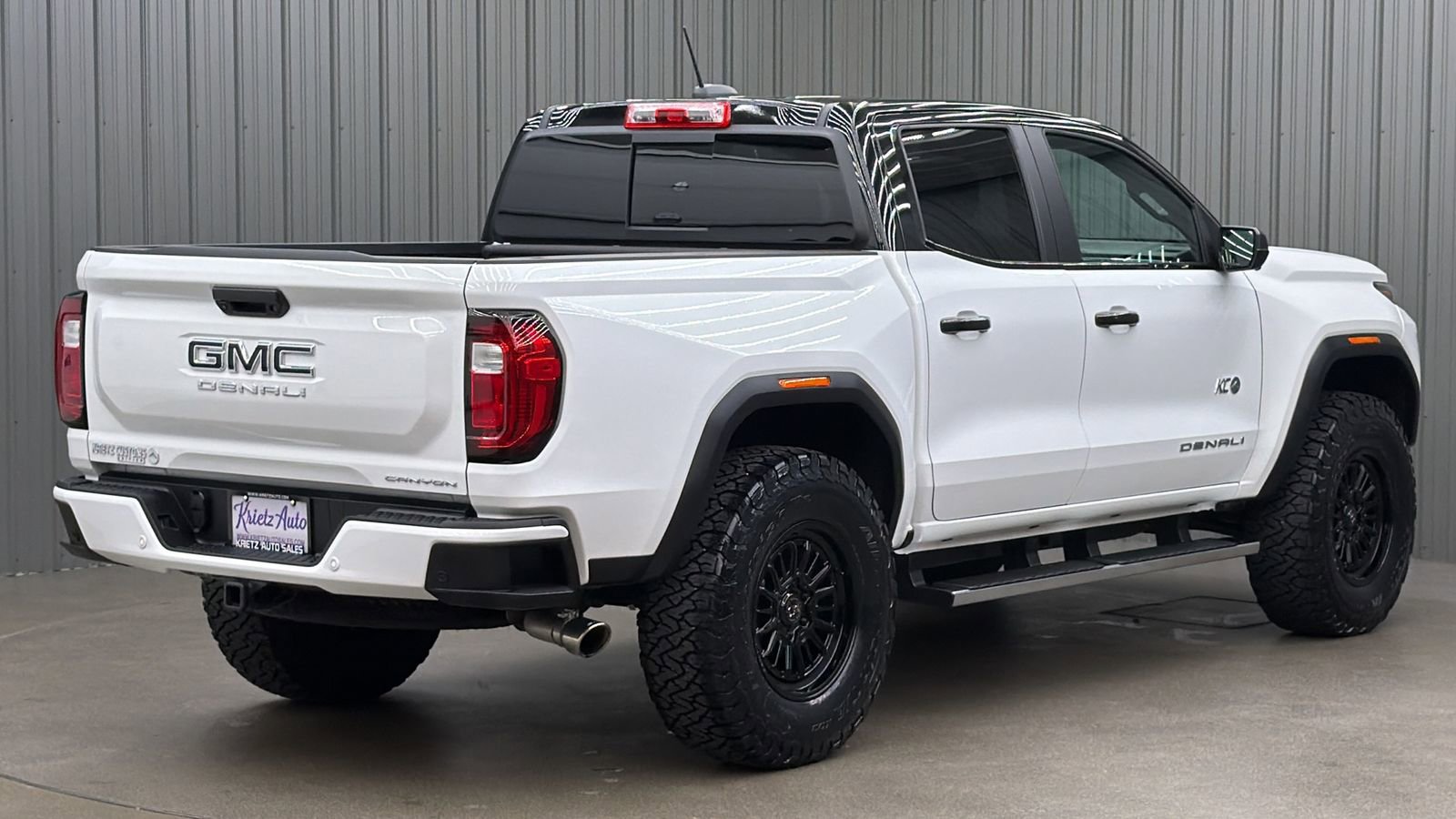 Used 2025 GMC Canyon Denali AWD/4WD image 5