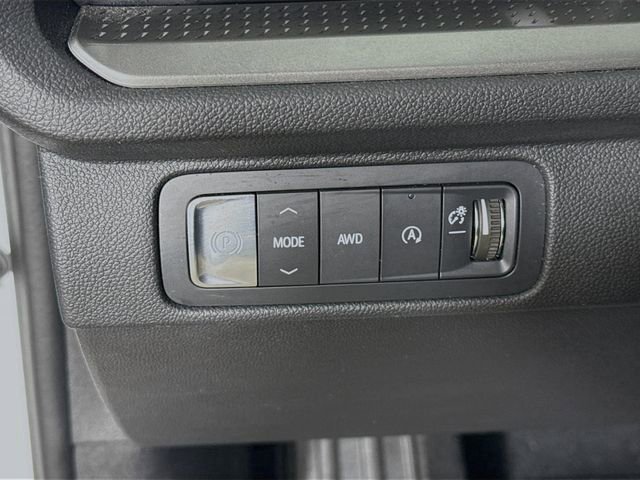 Used 2024 Chevrolet Traverse LT w/ LPO, Floor Liner Package image 10