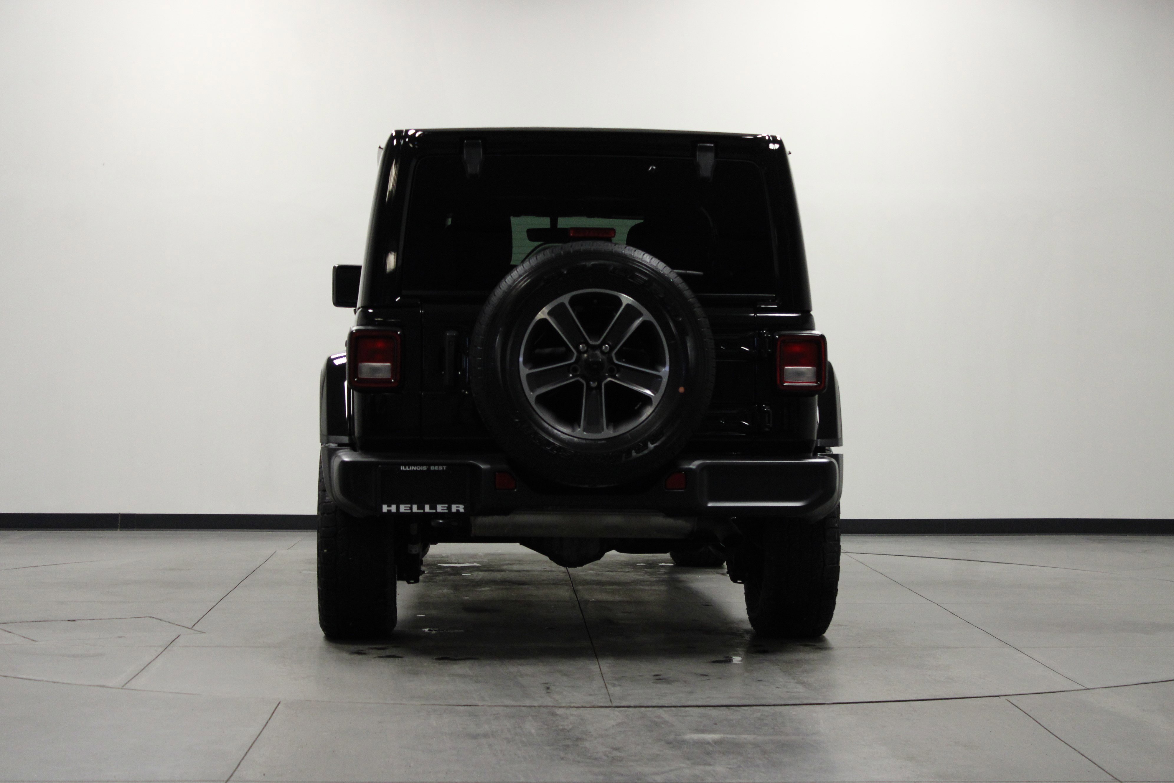 Used 2023 Jeep Wrangler Sahara AWD/4WD image 6