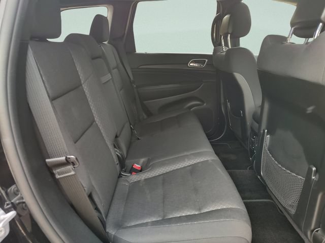 Used 2018 Jeep Grand Cherokee Laredo RWD image 27