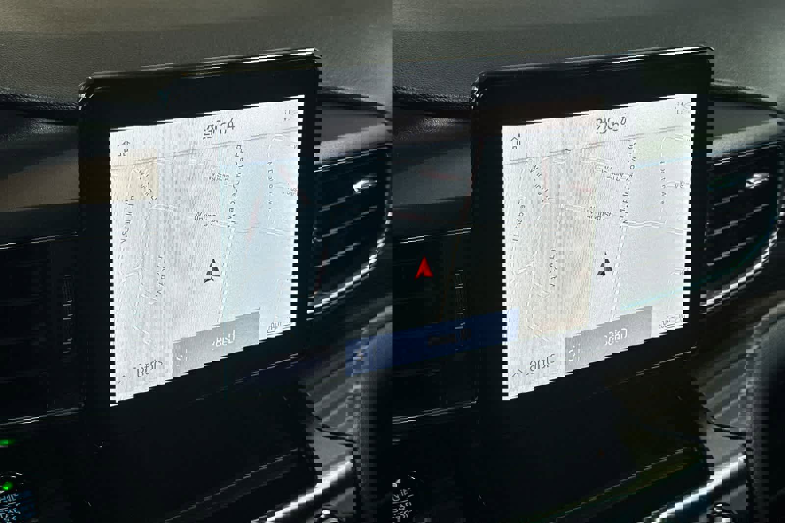 Used 2021 Ford Explorer Limited w/ Equipment Group 301A image 20